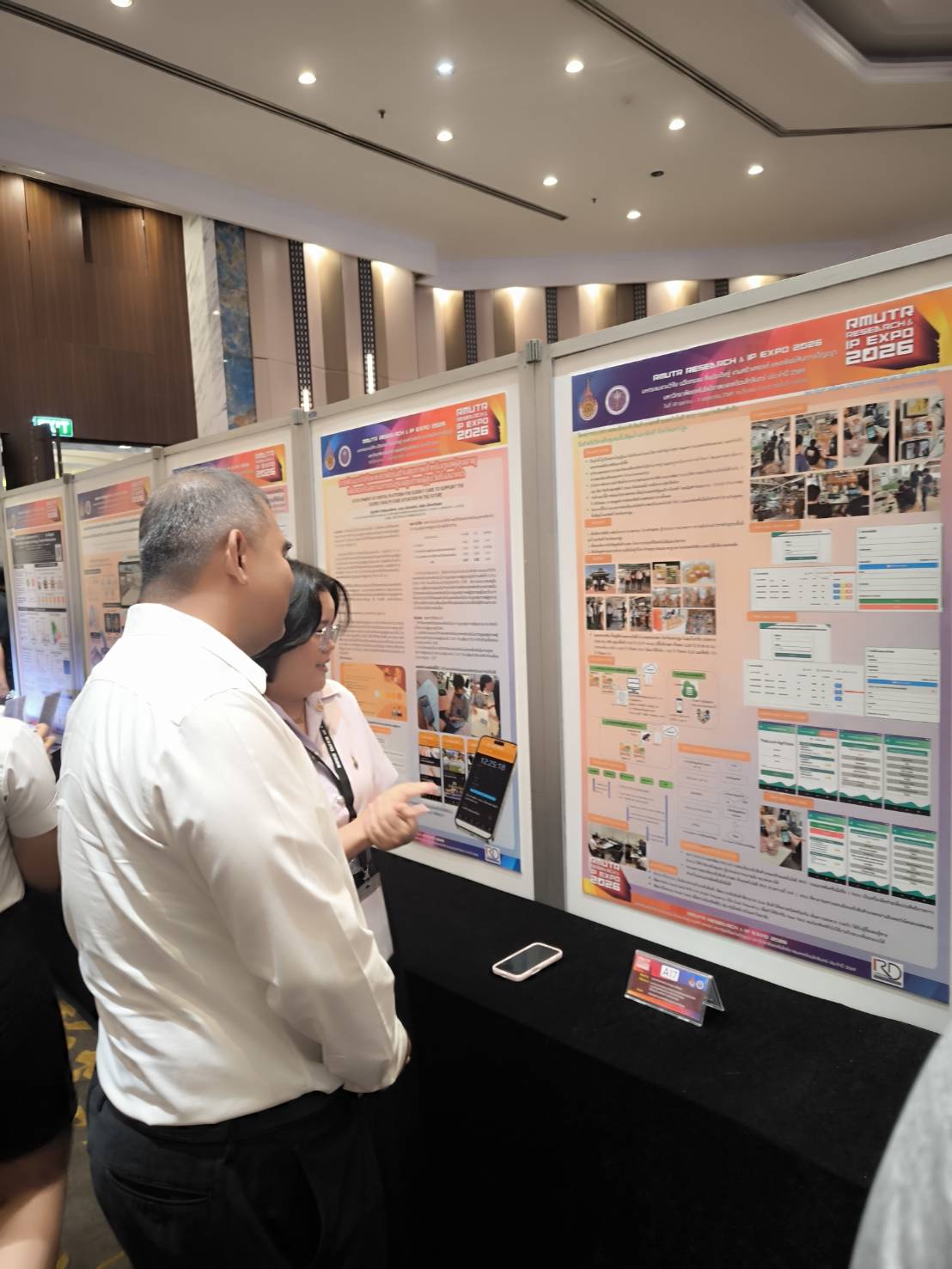 title - สวผ. เข้าร่วมพิธีเปิดโครงการมหกรรมงานวิจัย สิ่งประดิษฐ์ นวัตกรรม งานสร้างสรรค์ และทรัพย์สินทางปัญญา มหาวิทยาลัยเทคโนโลยีราชมงคลรัตนโกสินทร์ ประจำปี 256๙ (RMUTR RESEARCH & IP EXPO 2026)
